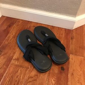 Black Sanuk yoga sling Sandals